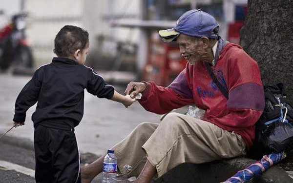 Khutbah Jumát : Tauhid dan Amal Shalih