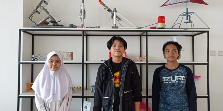 SMP Muhammadiyah 8 Bandung Goes to Final Kihajar STEM 2021