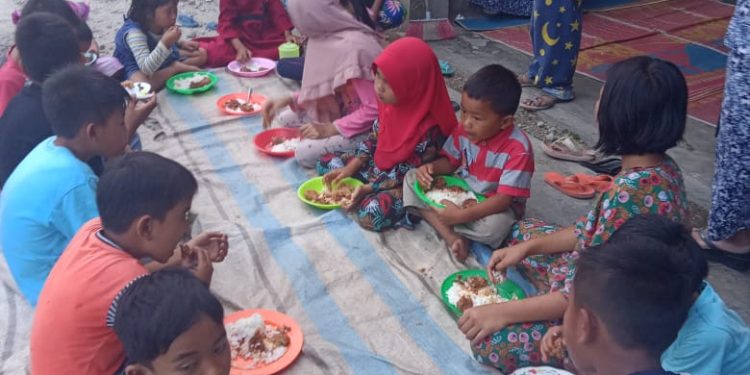 Satu Kurban, Menggembirakan Anak-anak Kampung