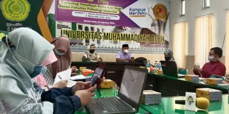 Workshop Penulisan Buku Ajar Bagi  Dosen Fakultas Psikologi Unmuha