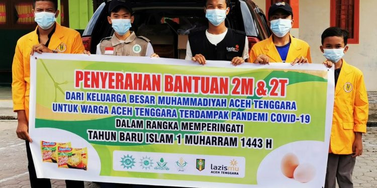 Relawan IPM Aceh Tenggara Bagikan 1000 Telur dan 1000 Mie Instan