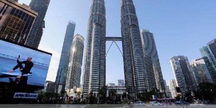 Malaysia Genjot 300.000 Vaksinasi Covid-19 Nasional dalam Sehari