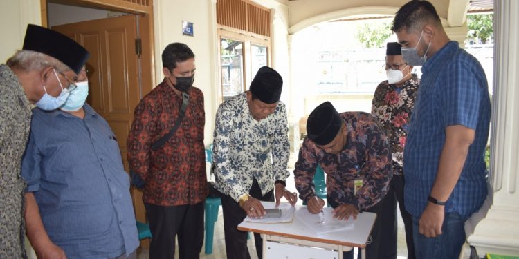 Muhammadiyah Aceh Terima Wakaf Bangunan untuk Rumah Tahfiz Al-Quran