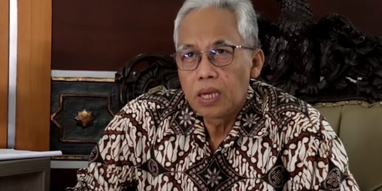 Guru Madrasah Harus Memegang Erat QS Al-Hujurat ayat 11-13