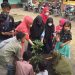 Tanamkan Sikap Peduli Lingkungan, Dosen Fakultas Pertanian UMSU Ajak Murid SD Tanam Pohon