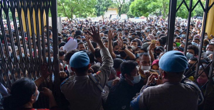 Kegiatan vaksinasi di Gedung Serbaguna Pemprov Sumut ‘diserbu’ warga