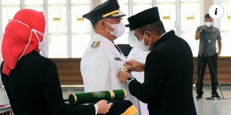 Gubsu Lantik Erik Adtrada Ritonga dan Ellya Rosa Siregar