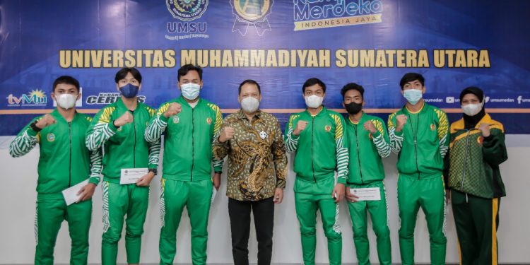 Tujuh Mahasiswa UMSU Jadi Atlet PON-XX, Rektor UMSU Beri Taliasih