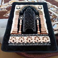 Sajadah Turki diburu pembeli di Medan