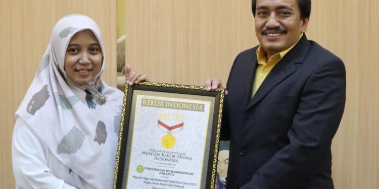 Gunakan Media Sosial Pendukung KKN, UMJ Kembali Raih MURI