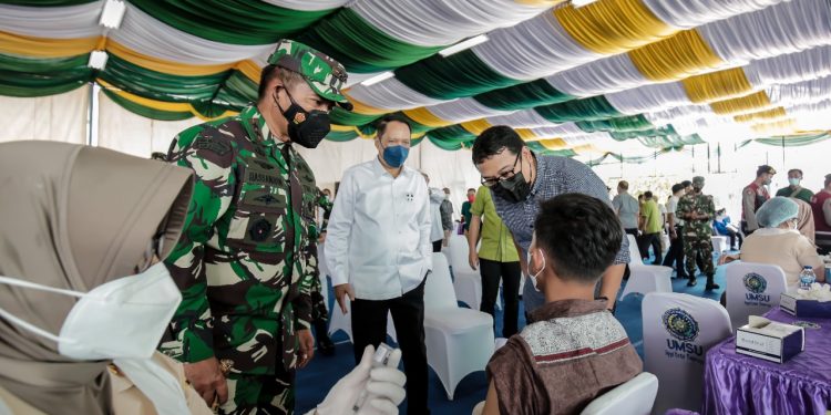 Vaksinasi 500 Mahasiswa Sukses, Pangdam Beri Apresiasi kepada UMSU