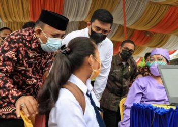 Bobby Nasution Tinjau Vaksinasi Pelajar di SMPN 23 Medan