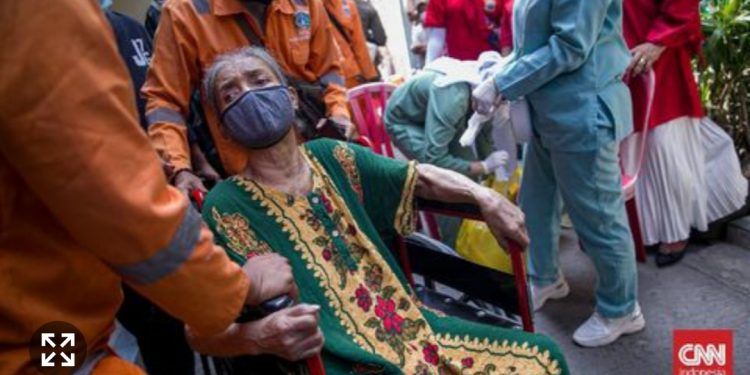 WHO Soroti Vaksinasi Lansia di Indonesia Rendah
