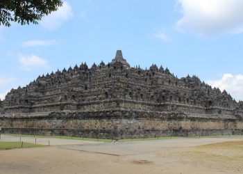 Prof Syamsul Anwar Sesalkan Pendapat Haram Wisata ke Borobudur