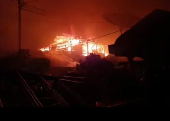 12 Unit Rumah Ludes Terbakar di Beting Kualo Kapias