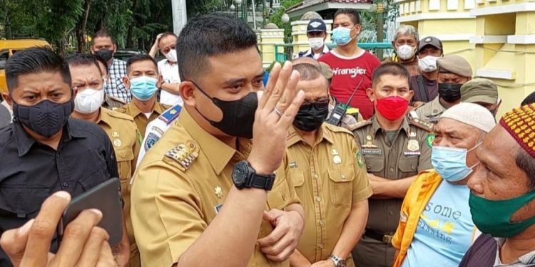 Bobby: Jukir Medan Mirip Ninja, Datang Tak Ada, Pulang Nampak