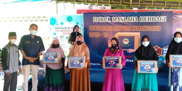 Majelis Darul Maslaha Salurkan 150 Paket Sembako Kepada Masyarakat Terdampak Covid-19