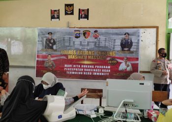 Ratusan Santri Kauman Padang Panjang Ikuti Vaksinasi Covid-19