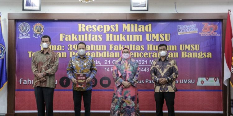 Milad 39 Tahun, Fakultas Hukum UMSU Luncurkan Buku Pengabdian Hukum dan Pemberian Tali Asih