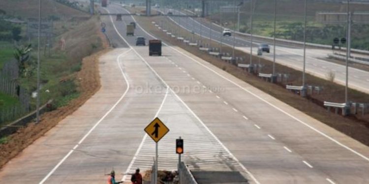 Waskita Karya Tak Kuat, Jual Jalan Tol Kuala Tanjung – Tebing – Parapat ke Hutama Karya