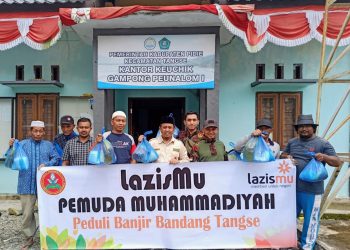 Pemuda Muhammadiyah dan LazisMu Salurkan Bantuan Banjir Tangse