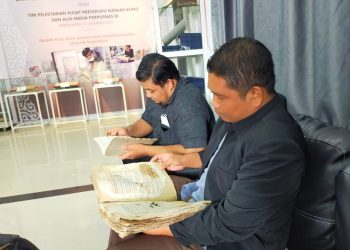 Dr. Arwin Lakukan Penelitian Manuskrip Falak di Museum Pedir Banda Aceh