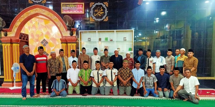 Doni Rahman, Faizul Abror, Mizron Mahdi.Pimpin PRPM Jambur Asli Pasar Batahan
