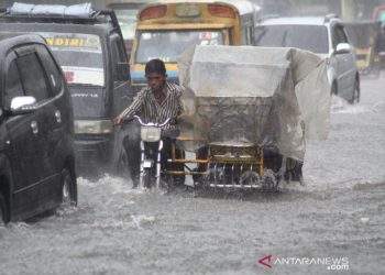 Hujan lebat diprakirakan turun di sejumlah kota besar