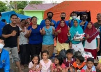 Respon Bencana Banjir di Serdang Bedagai, Mahasiswa FAHUM-UMSU Beri Bantuan