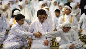 Tuntunan Berjabat Tangan setelah Salat Berjamaah