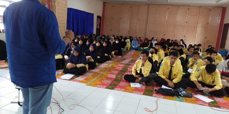 Peringati Hari Pahlawan di Pesantren Kauman, Santri Menulis Esai