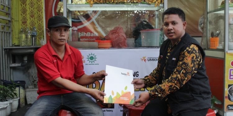 Perkuat Ekonomi Umat Lazismu Kota Medan Bersama PRA Tanjung Gusta Bantu UMKM Terdampak Covid 19