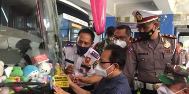 Aturan Terbaru untuk Perjalanan Udara, Laut dan Darat