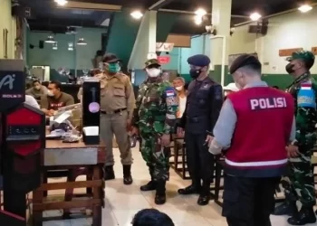 Tekan Penyebaran Covid-19, Petugas Gabungan Razia Prokes di Medan