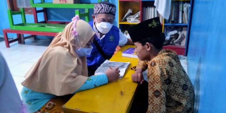 Rumah Pintar Matahari PCM Krembangan Bina Kampung 1001 Malam