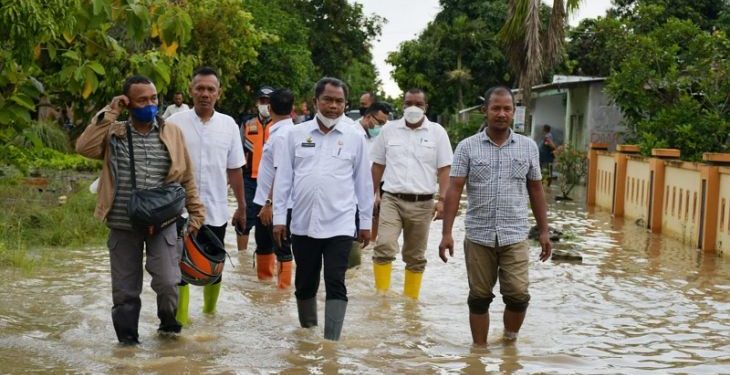 Lancarkan Aliran Sungai, Pemkab Sergai Turunkan Alat Berat
