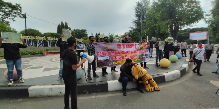 Sekelompok Anak Muda Gelar Aksi Damai untuk Perlindungan Satwa Rawa Singkil