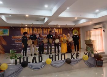 Milad ke-XII HMM Fakultas Ekonomi Unmuha Di Tandai Dengan Pemukulan Rapai