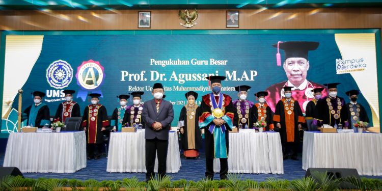 Rektor UMSU Agussani Dikukuhkan Menjadi Guru Besar