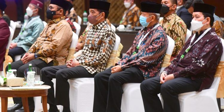 Jokowi Targetkan Tahun 2024 Indonesia Pusat Ekonomi Syariah Dunia*