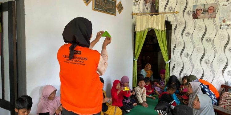 Tim Psikososial Muhammadiyah Dampingi Warga Terdampak Awan Panas Guguran Semeru