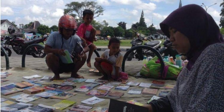 Rumah Baca Komunitas: Membaca Adalah Hak Semua Orang