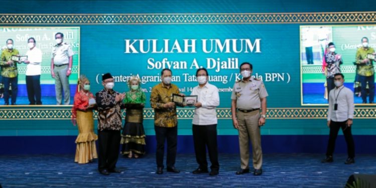 PP Muhammadiyah Terima Sertipikat Tanah Seluas 21,8 Hektar di Desa Sentis Deli Serdang
