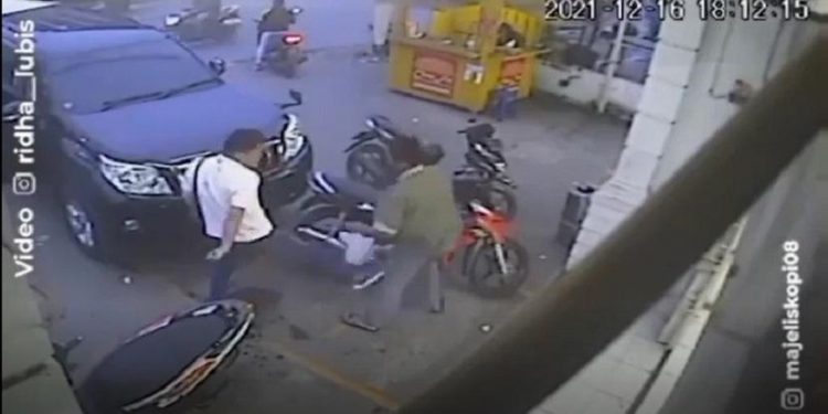 Pelaku Pemukulan Viral di Medan adalah Anggota Satgas dari PDIP