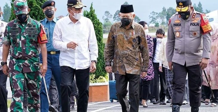 Wapres Ma’ruf Amin Lihat Danau Toba Lebih Dekat