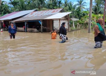Sungai Arakundo Meluap, Ratusan Rumah Terendam