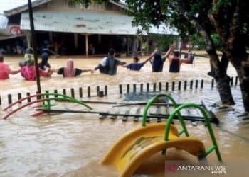 Banjir di Aceh Timur meluas, ribuan warga mengungsi