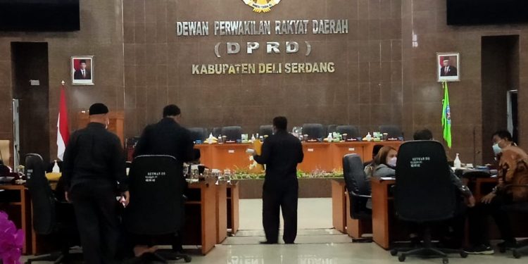 Memperihatinkan, Pimpinan DPRD DS Tidak Hadir, Terpaksa  Rapat Paripurna Diskor
