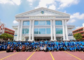 Rektor Lepas Mahasiswa Program “Klinis Hukum dan Peradilan Semu” FH UMSU