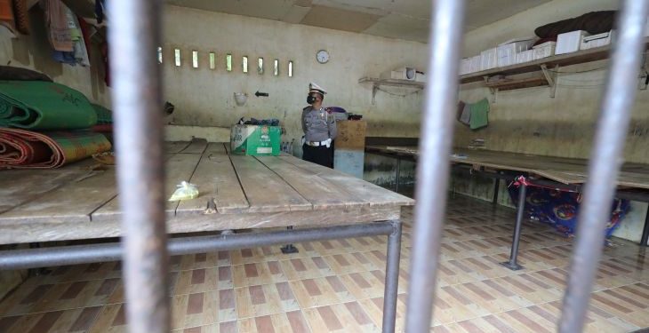 Ratusan warga datangi kerangkeng di rumah Bupati Langkat